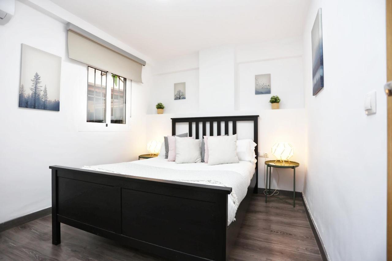 Holidays2Malaga Goya - Zona Huelin & 500 Mts De La Playa Apartment Luaran gambar