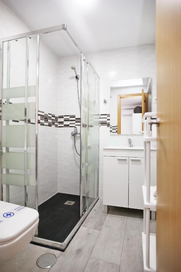Holidays2Malaga Goya - Zona Huelin & 500 Mts De La Playa Apartment Luaran gambar
