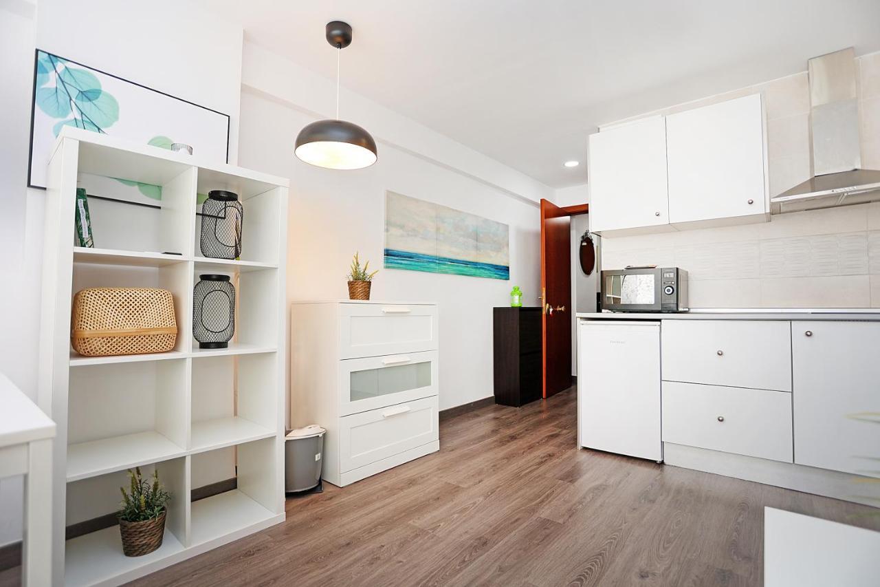 Holidays2Malaga Goya - Zona Huelin & 500 Mts De La Playa Apartment Luaran gambar